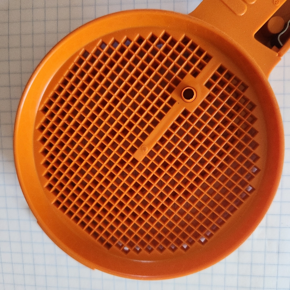 Tupperware vintage Harvest Orange flour sifter
